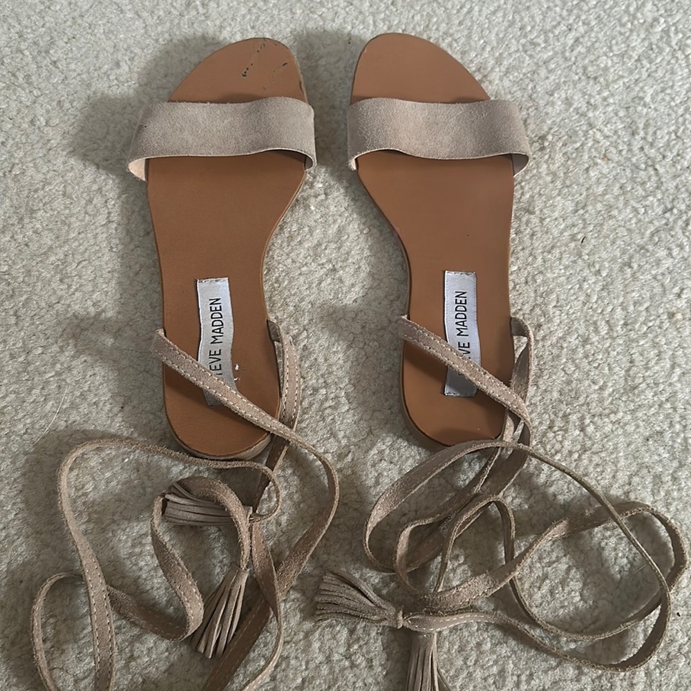 Steve Madden tan lace up flat sandals - Picture 4 of 5